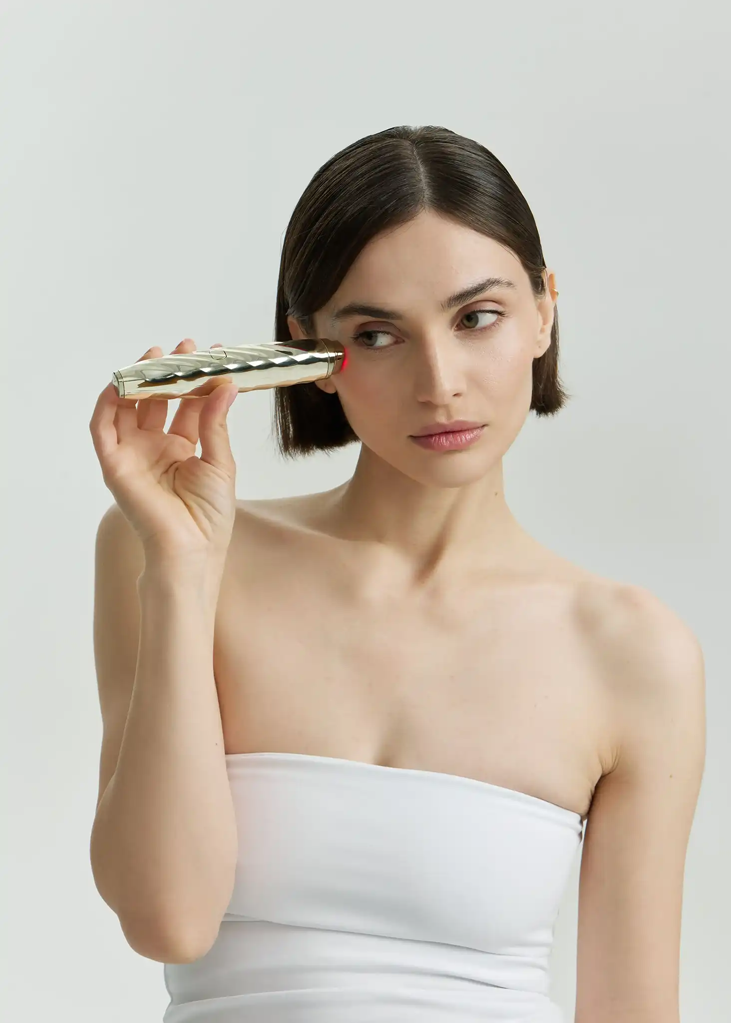 AI NEW - DEVICE FOR THE SKIN AROUND THE EYES - Image 7